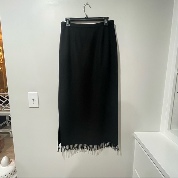 Vintage Harold’s Black Skirt Wool Luxury Fringe Soft Elegant Formal Casual - Picture 4 of 5